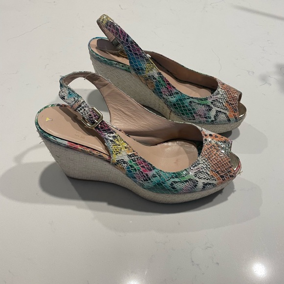 Stuart Weitzman Rainbow Wedge Sandal Size 8 - Picture 4 of 7